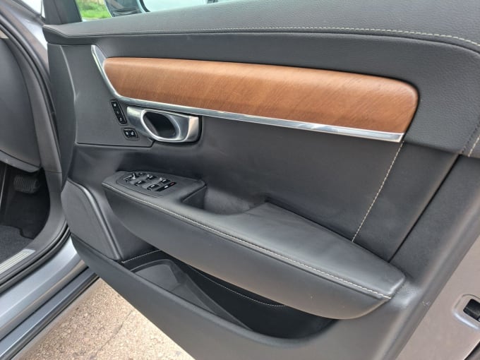 2025 Volvo S90