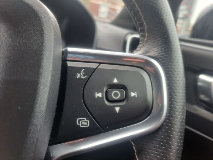2025 Volvo Xc40