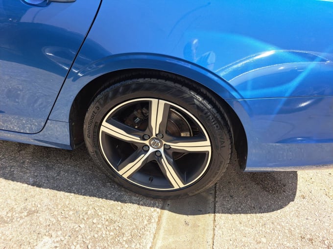 2025 Volvo V90