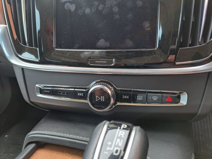 2025 Volvo S90