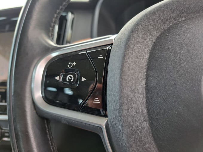2025 Volvo S90