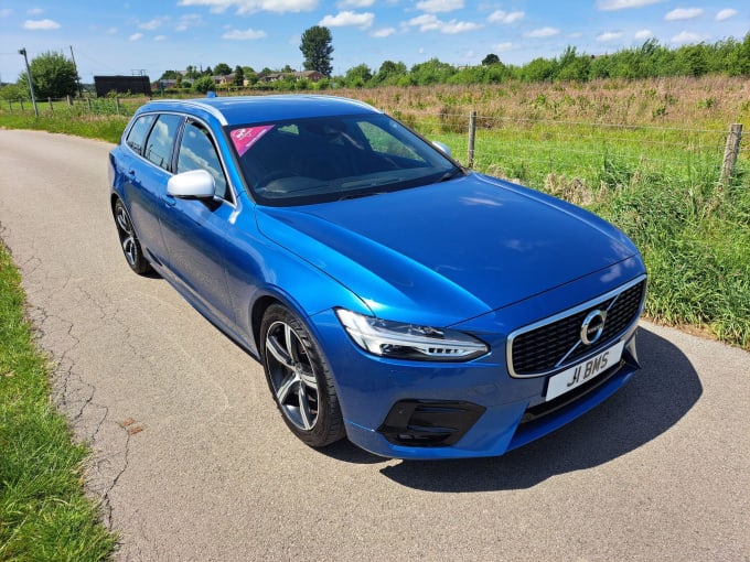 2025 Volvo V90