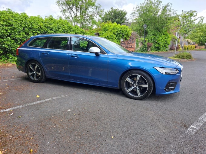 2025 Volvo V90