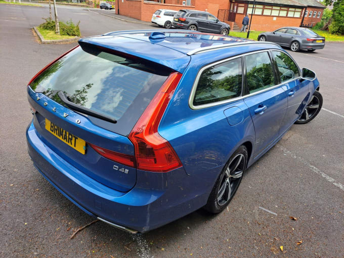 2025 Volvo V90