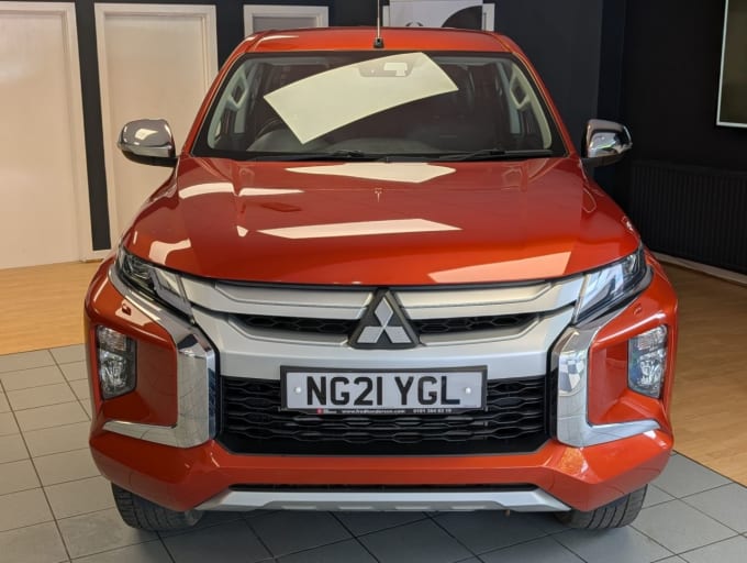 2025 Mitsubishi L200