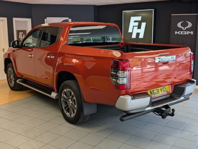 2025 Mitsubishi L200