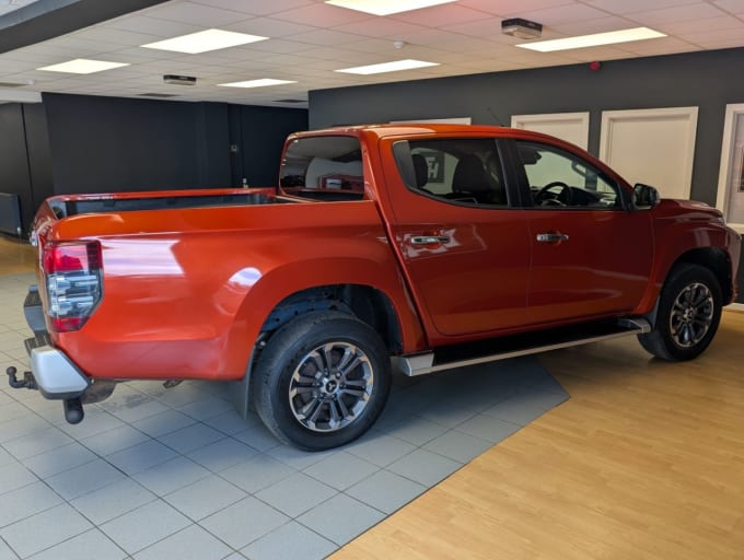 2025 Mitsubishi L200