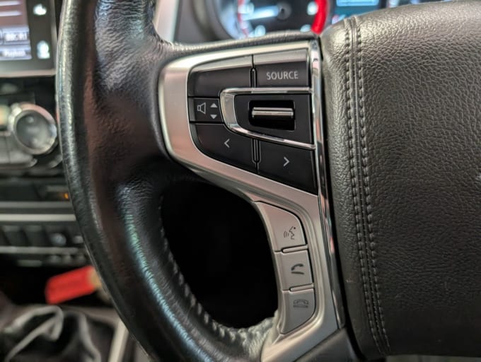 2025 Mitsubishi L200