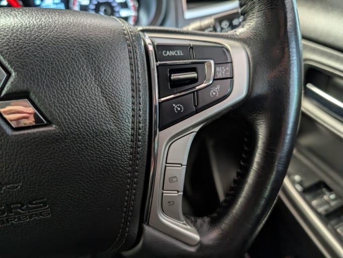 2025 Mitsubishi L200