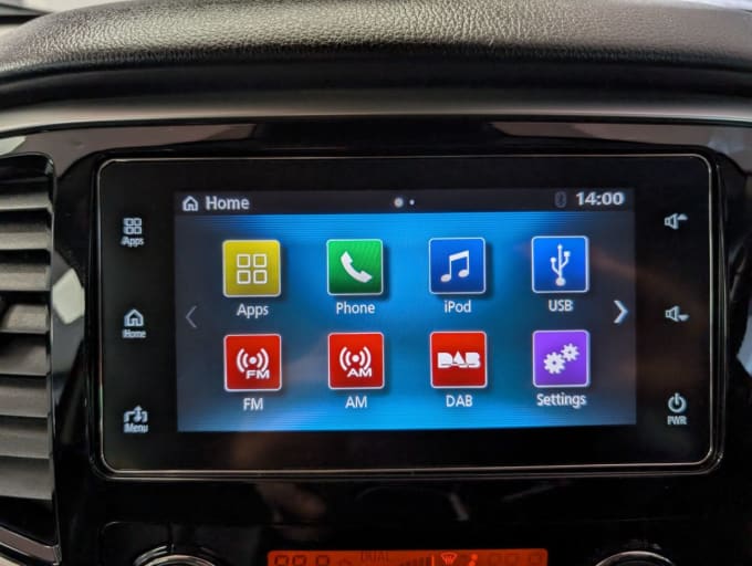 2025 Mitsubishi L200