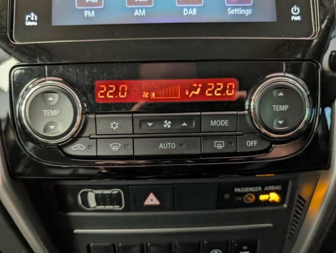 2025 Mitsubishi L200