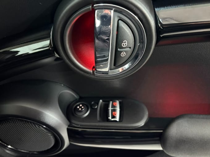 2025 Mini Hatch