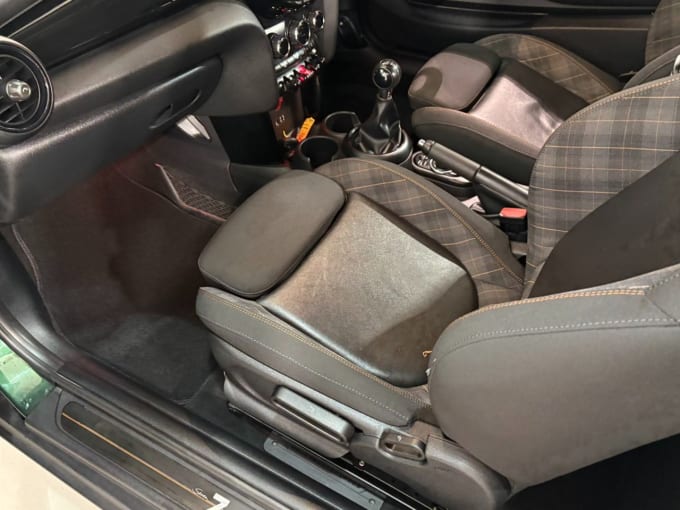 2025 Mini Hatch
