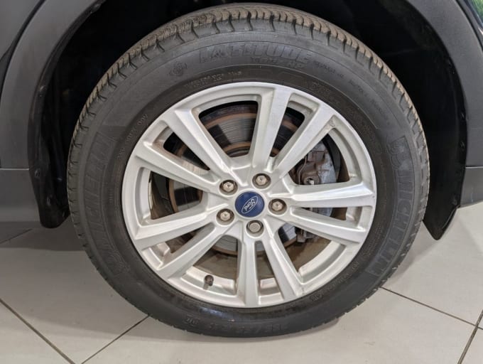 2025 Ford Kuga