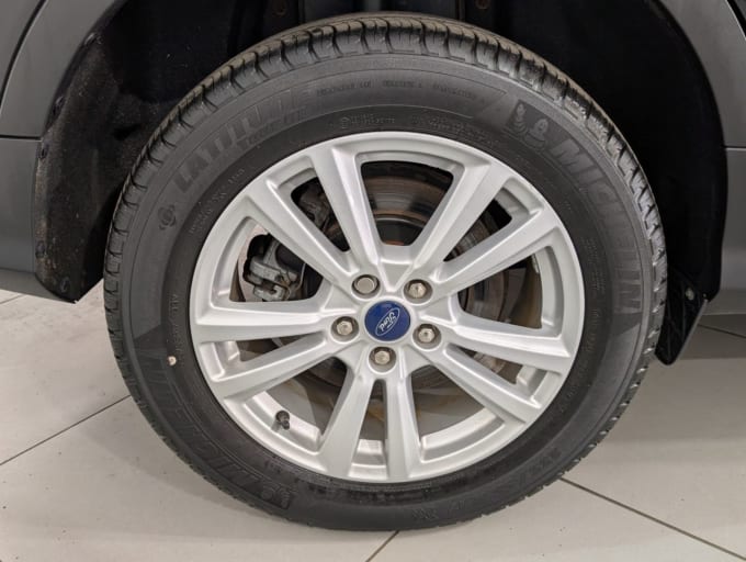 2025 Ford Kuga