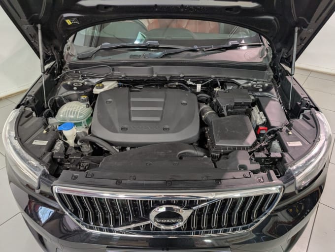 2025 Volvo Xc40