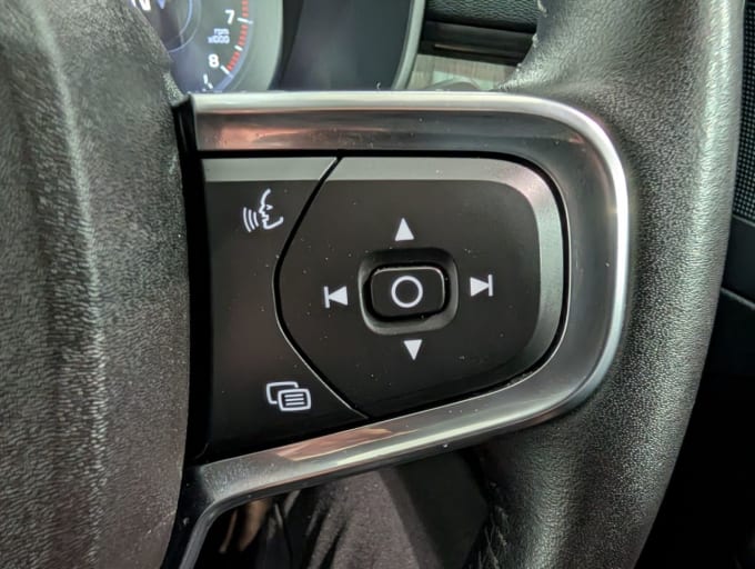 2025 Volvo Xc40