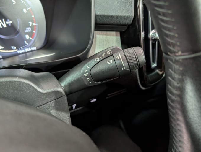 2025 Volvo Xc40