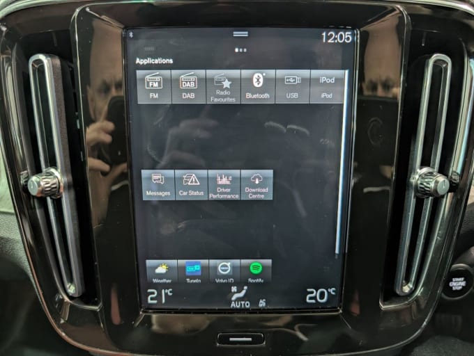 2025 Volvo Xc40
