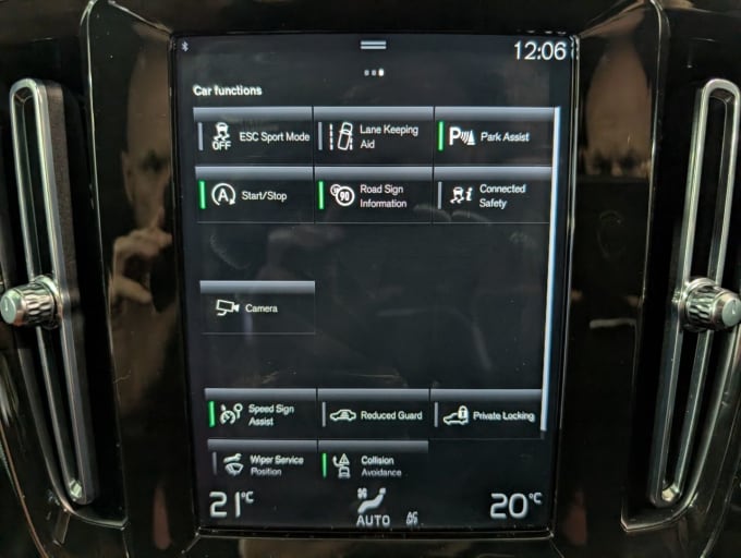 2025 Volvo Xc40