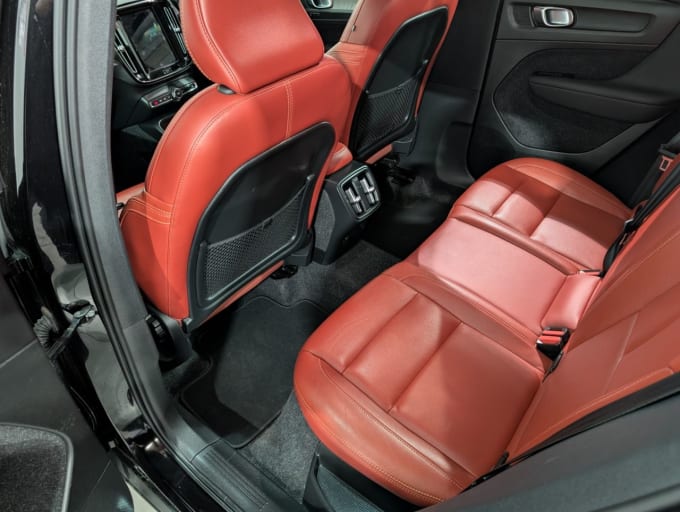 2025 Volvo Xc40