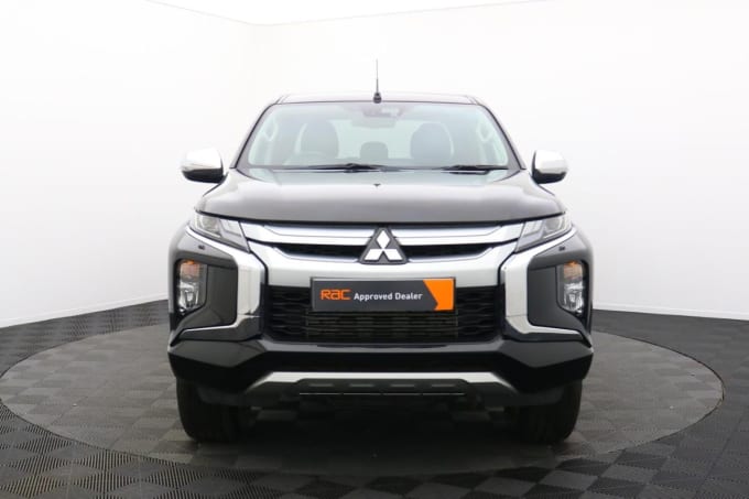 2024 Mitsubishi L200