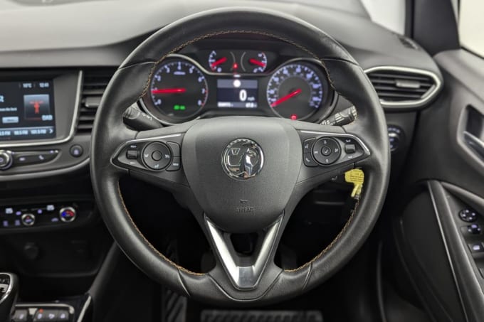 2025 Vauxhall Crossland X