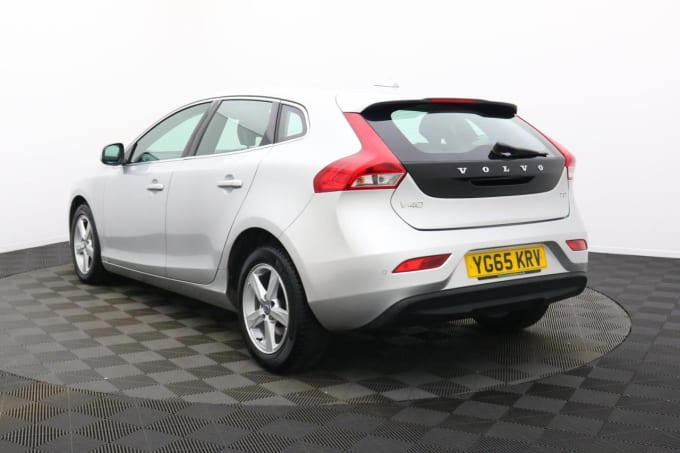2025 Volvo V40