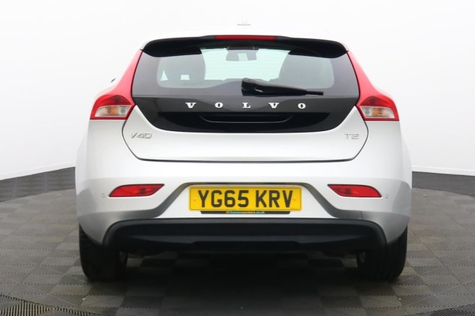 2025 Volvo V40
