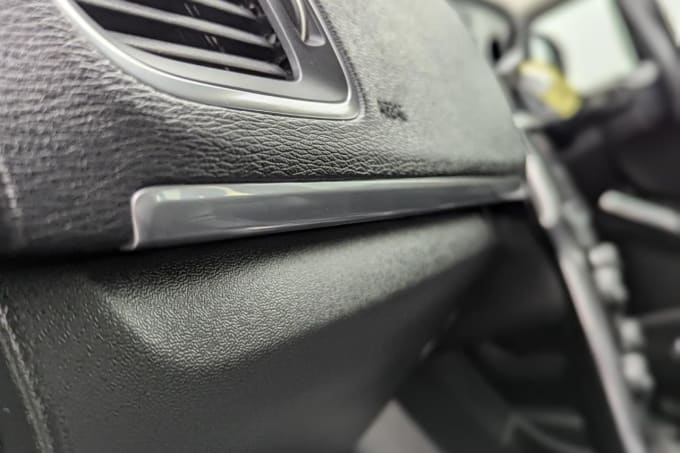 2025 Volvo V40