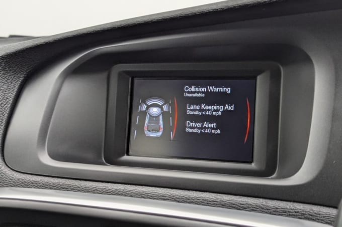 2025 Volvo V40