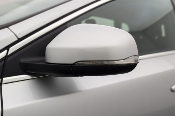 2025 Volvo V40