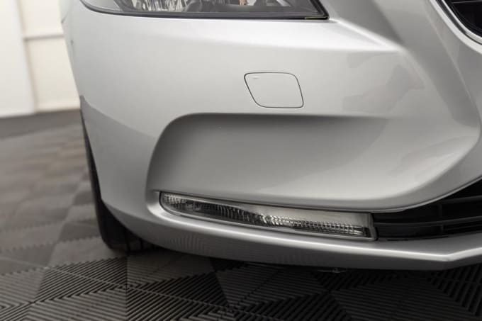 2025 Volvo V40