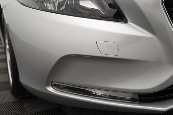 2025 Volvo V40