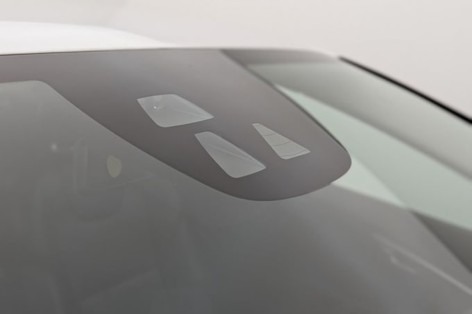 2025 Volvo V40