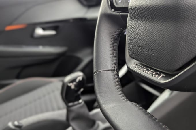 2025 Peugeot 208