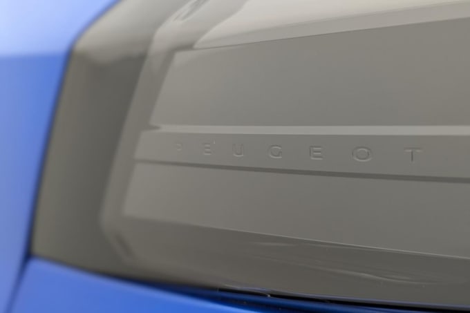 2025 Peugeot E-2008