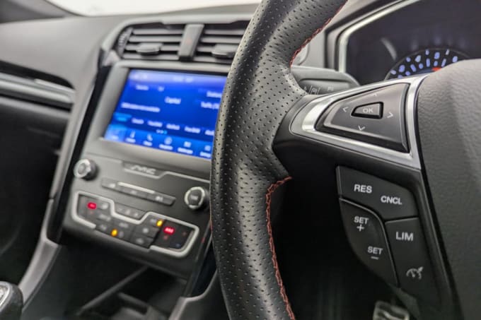 2025 Ford Mondeo