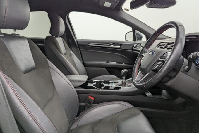 2025 Ford Mondeo