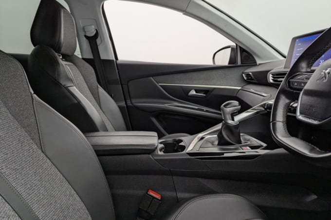 2025 Peugeot 3008