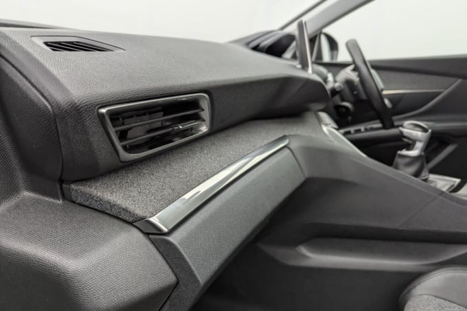 2025 Peugeot 3008
