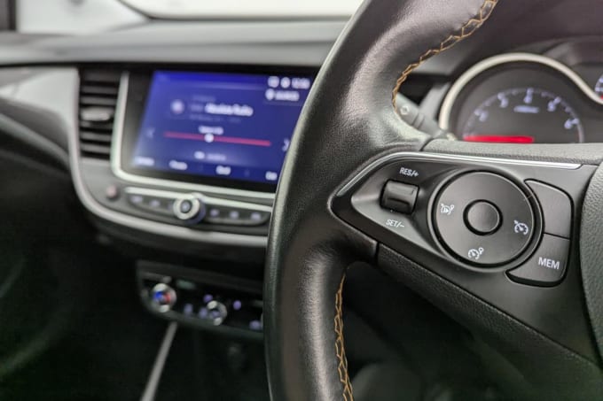2025 Vauxhall Crossland X