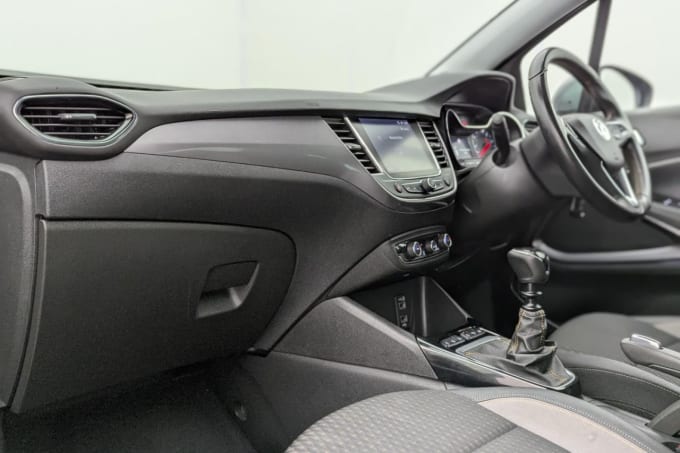 2025 Vauxhall Crossland X