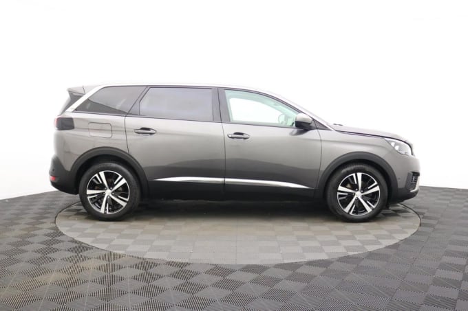 2025 Peugeot 5008