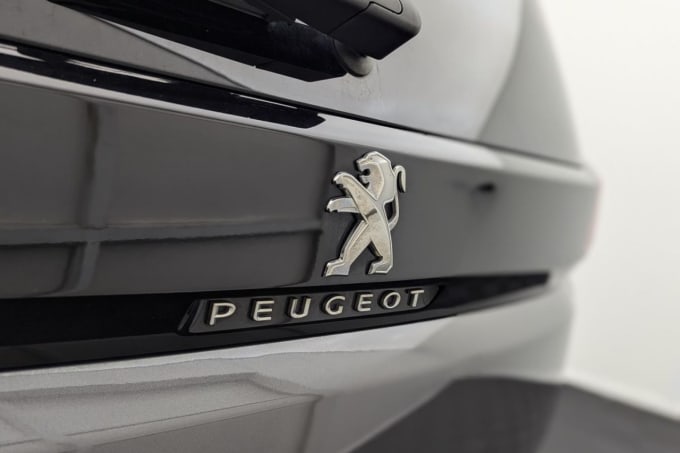 2025 Peugeot 5008