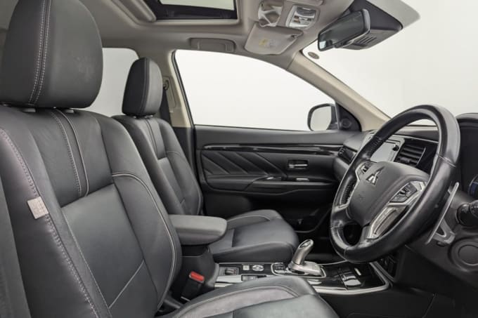 2025 Mitsubishi Outlander