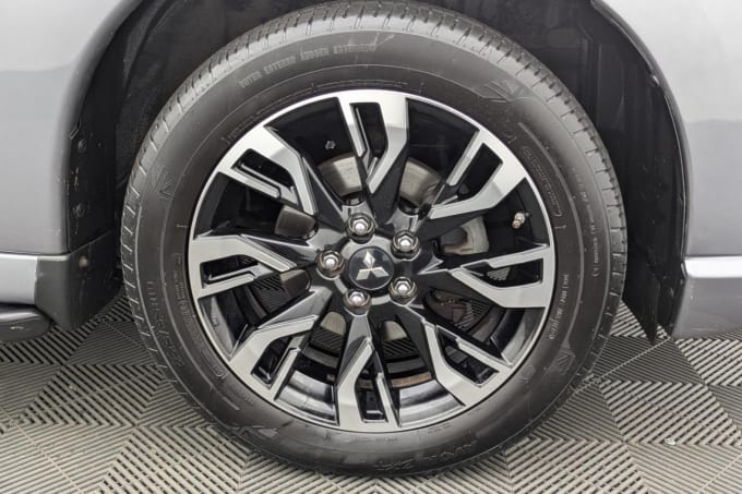 2025 Mitsubishi Outlander