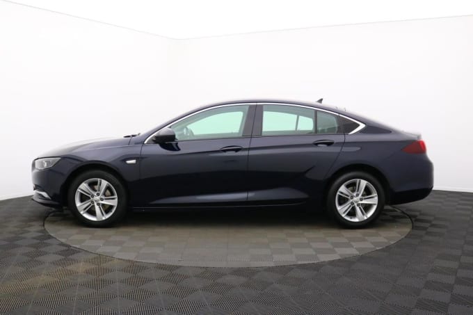 2025 Vauxhall Insignia
