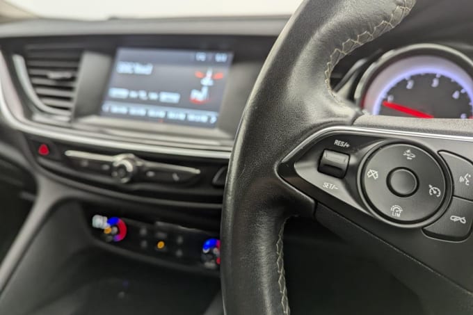 2025 Vauxhall Insignia