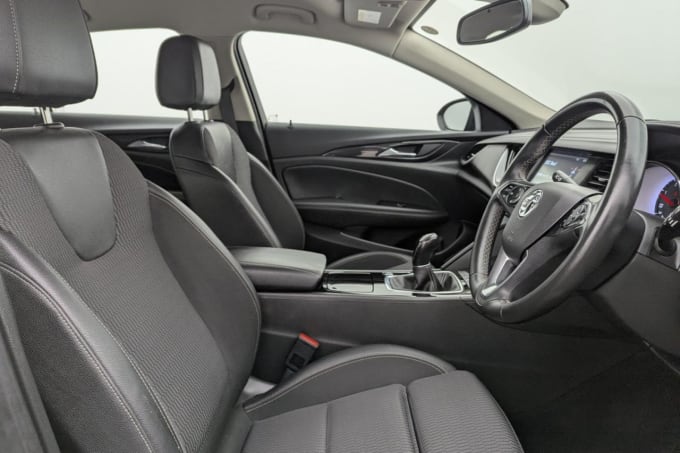 2025 Vauxhall Insignia